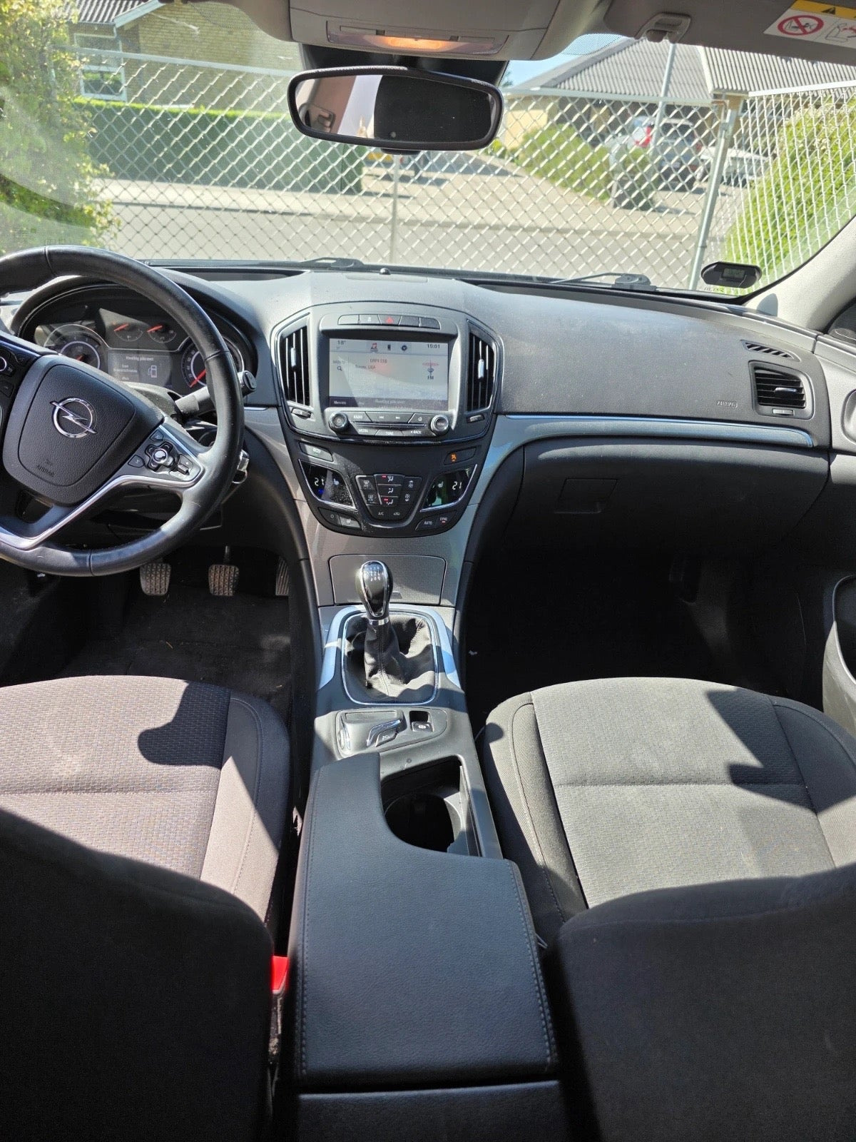 Grå Opel Insignia fra 2014