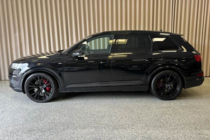 Sort Audi Q7 fra 2017