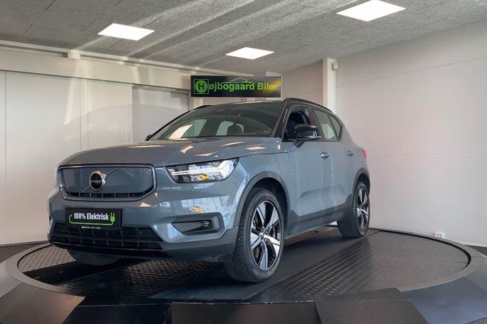 Grå Volvo XC40 fra 2022