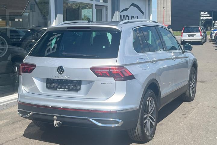 Sølv VW Tiguan fra 2021