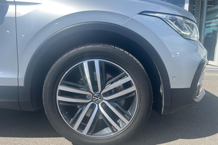 Sølv VW Tiguan fra 2021