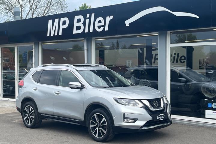 Sølv Nissan X-Trail fra 2018 set udefra