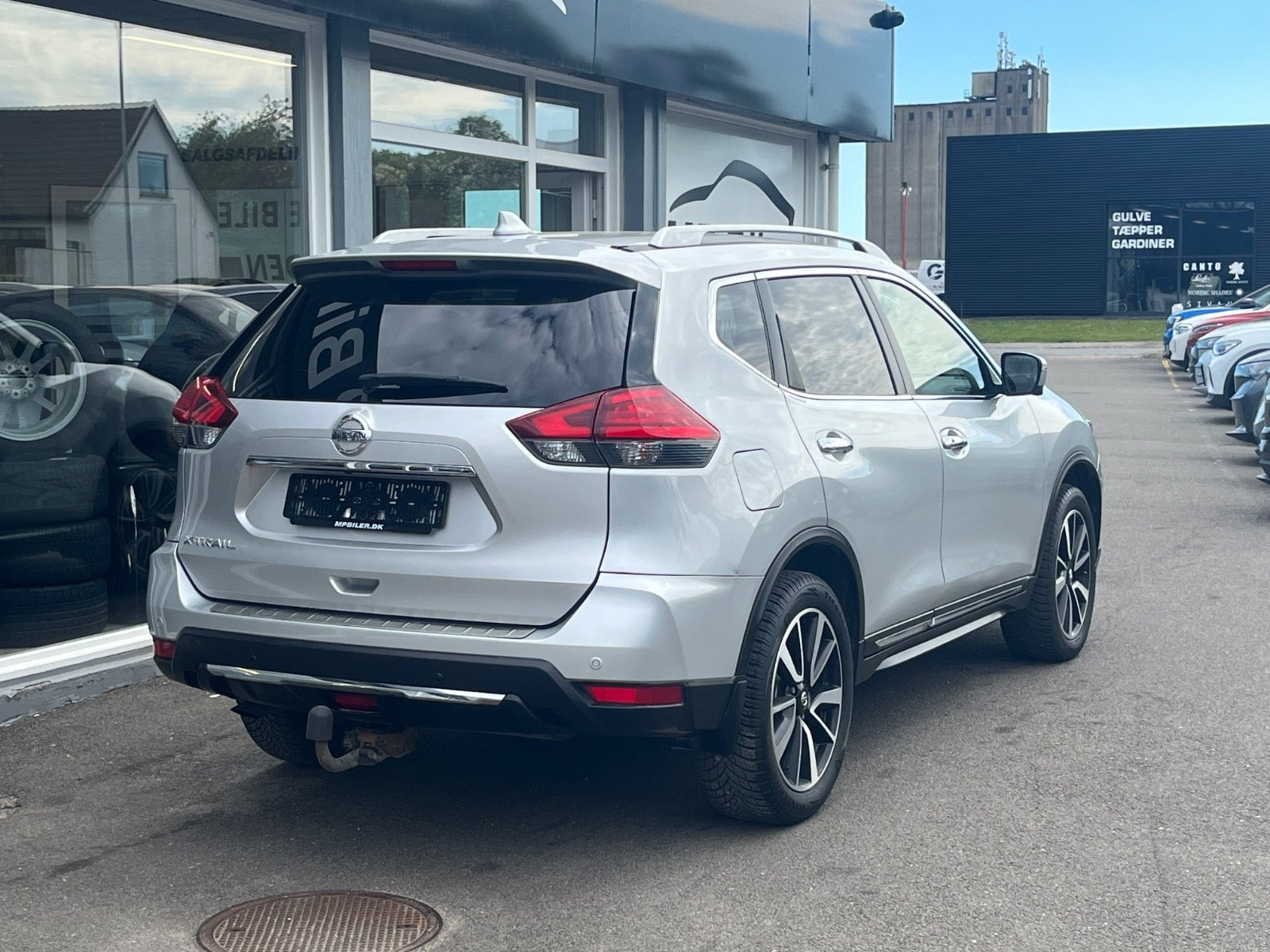 Sølv Nissan X-Trail fra 2018