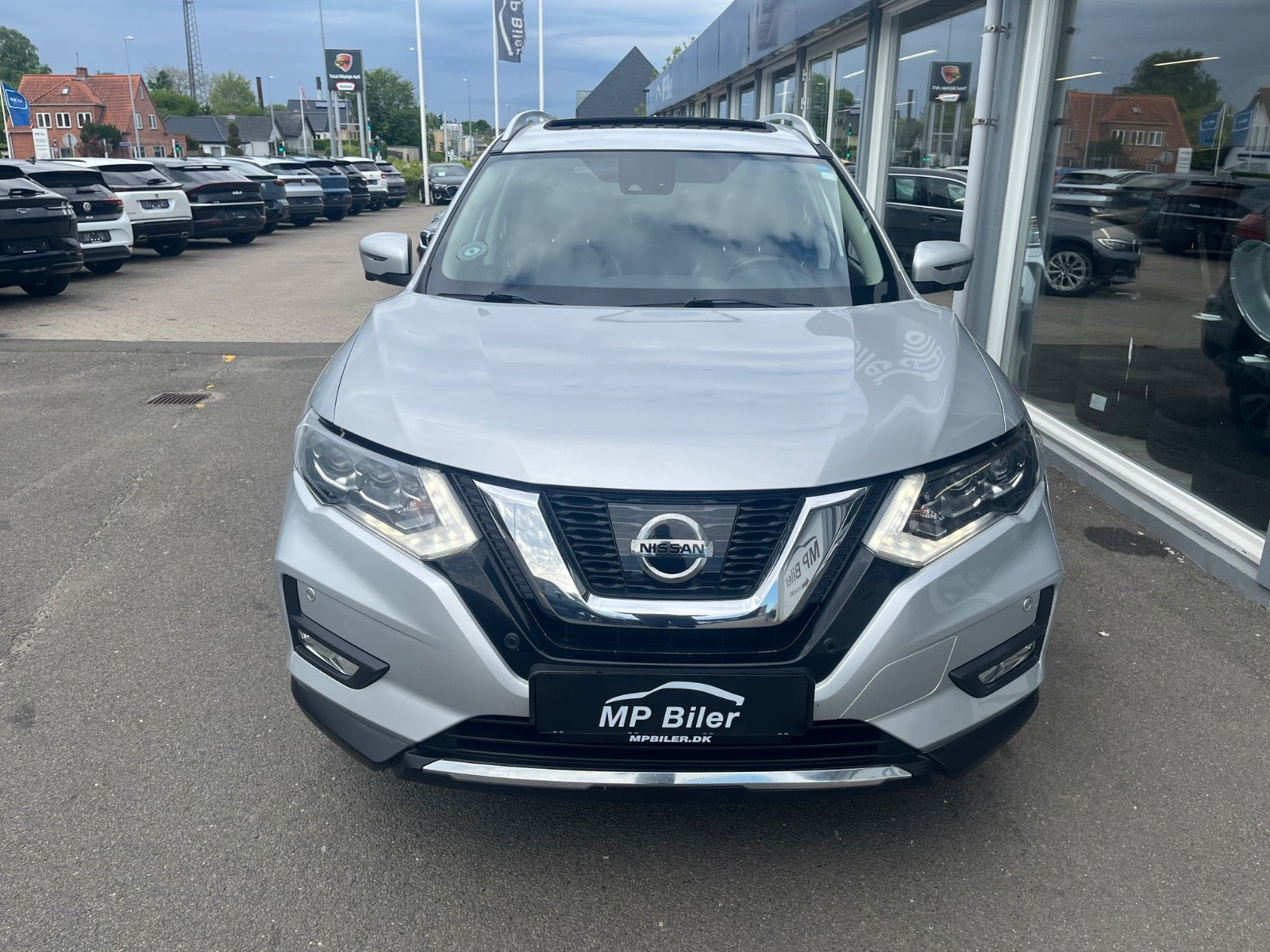 Sølv Nissan X-Trail fra 2018