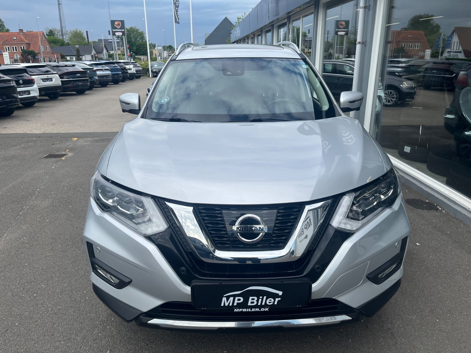Sølv Nissan X-Trail fra 2018