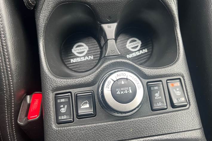 Sølv Nissan X-Trail fra 2018