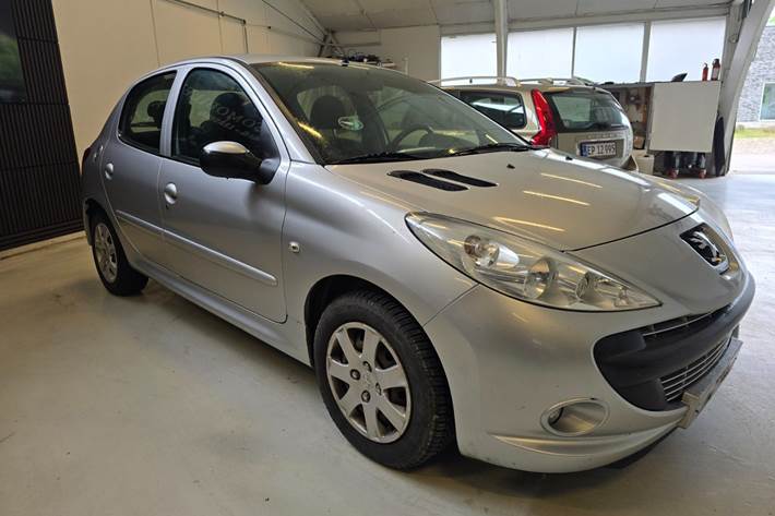 undefined Peugeot 206+ fra 2010