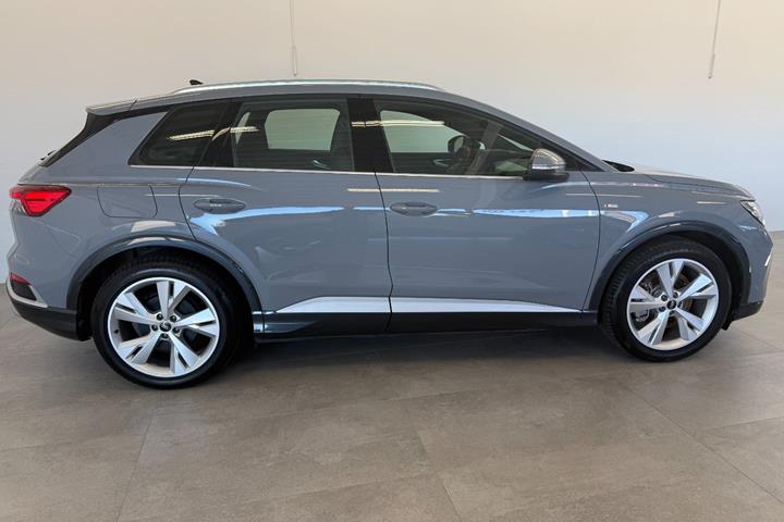 Grå Audi Q4 e-tron fra 2024
