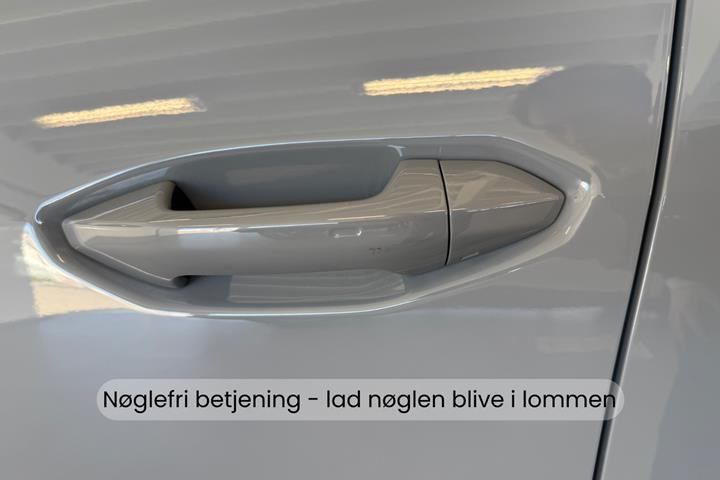 Grå Audi Q4 e-tron fra 2024