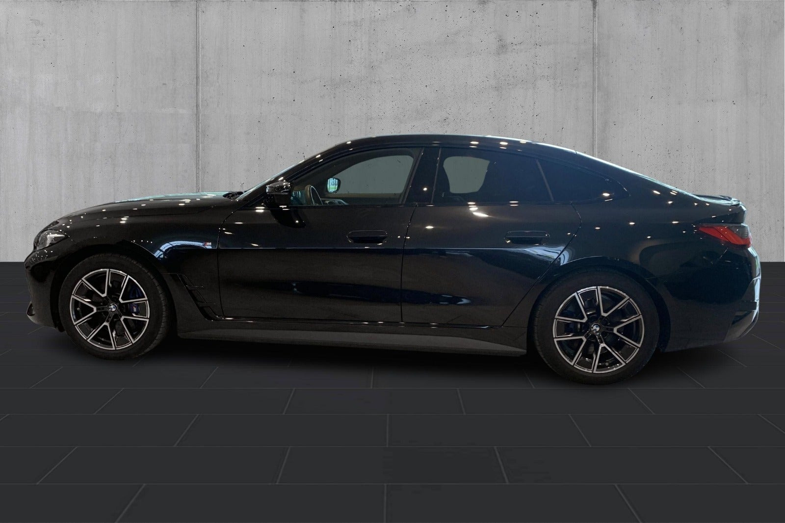 Sort BMW i4 fra 2025