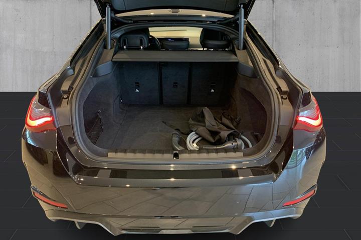 Sort BMW i4 fra 2025