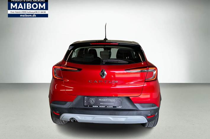 Rød Renault Captur fra 2020