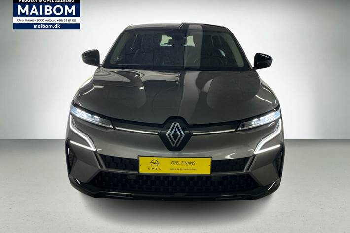 Grå Renault Megane E-Tech fra 2023