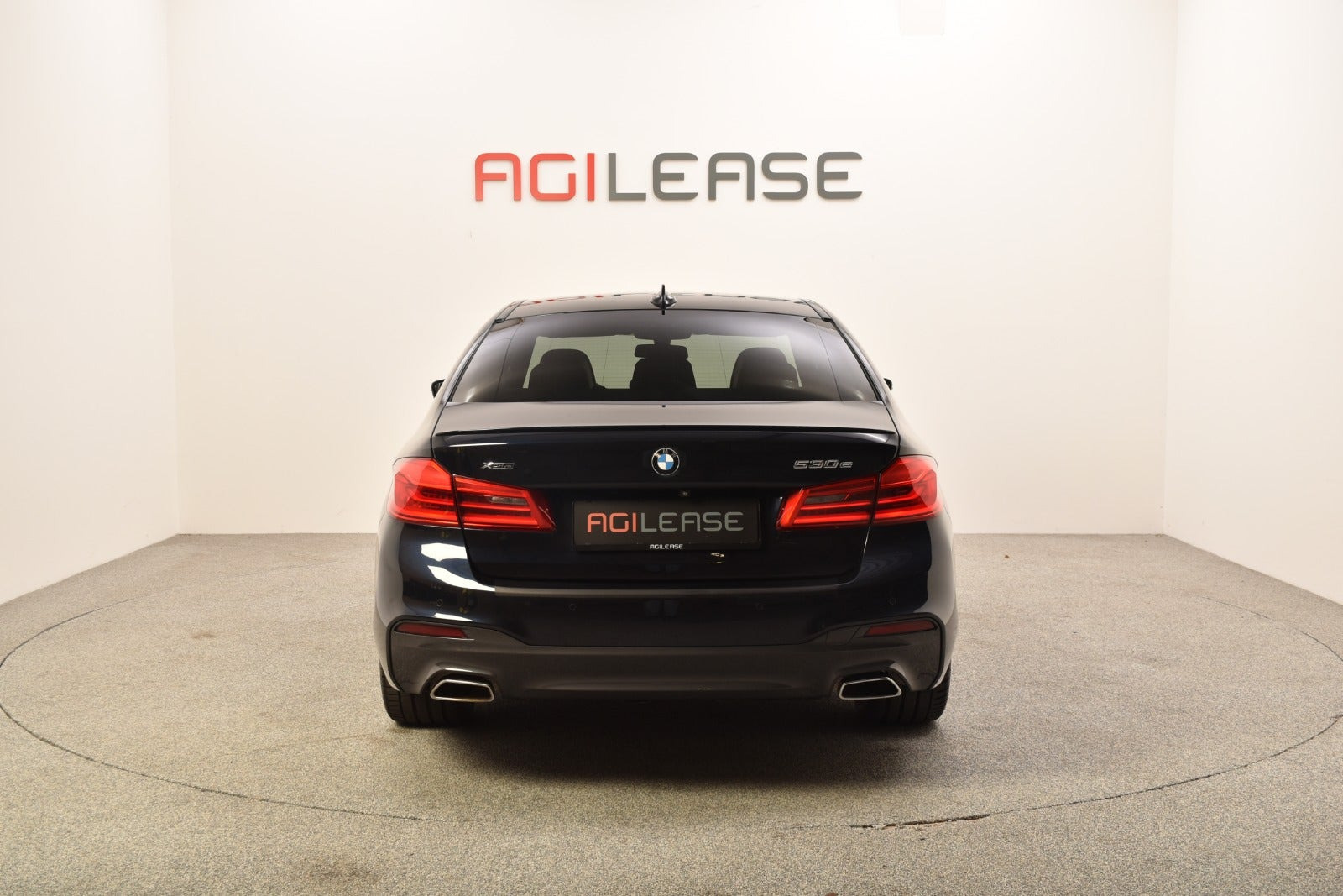 Sort BMW 530e fra 2020