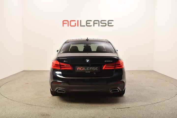 Sort BMW 530e fra 2020