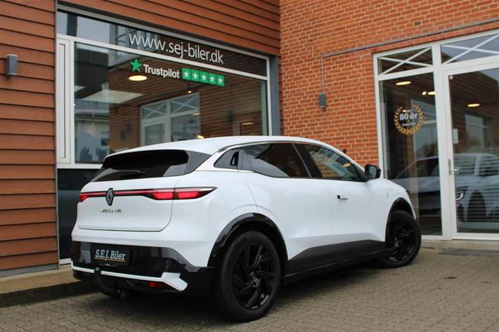Hvid Renault Megane E-Tech fra 2023