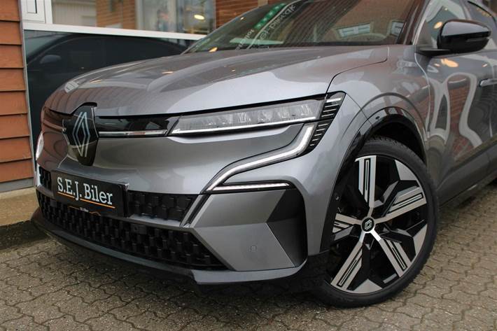 Grå Renault Megane E-Tech fra 2024