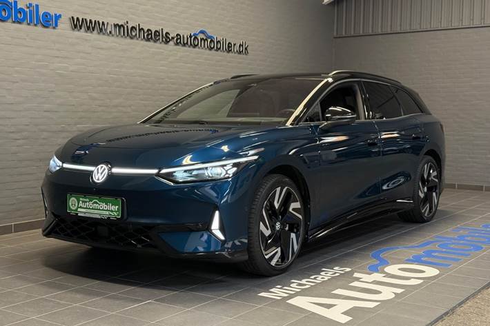 Blå VW ID.7 fra 2025 set udefra
