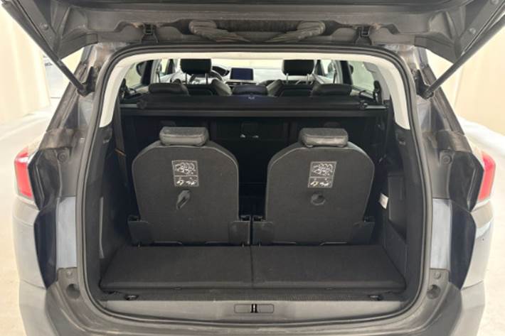 Blå Peugeot 5008 fra 2018