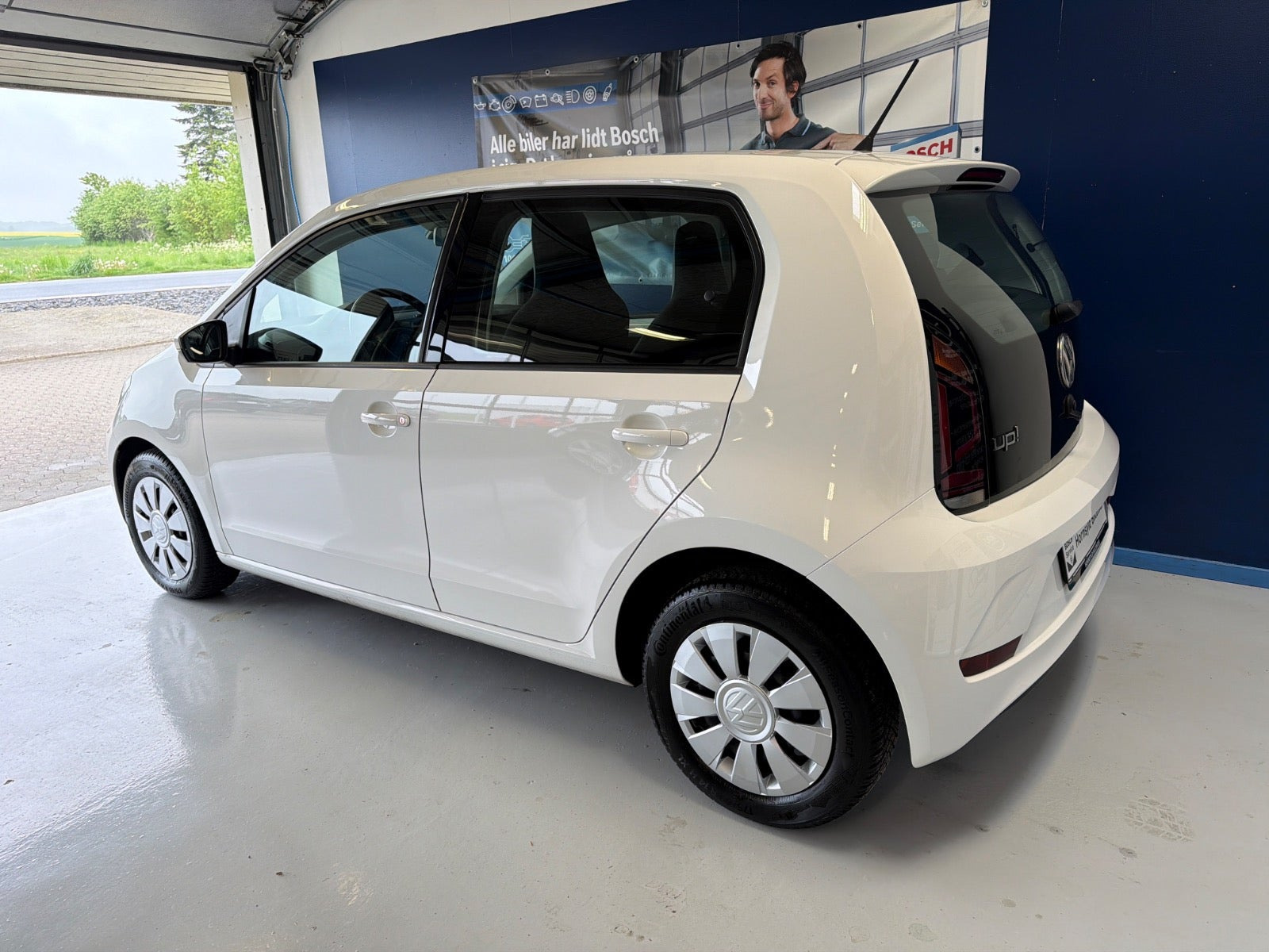 Hvid VW UP! fra 2019