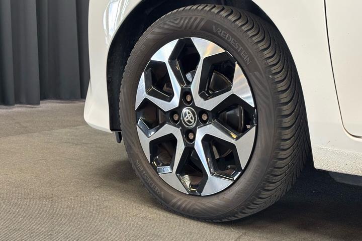 Hvid Toyota Aygo fra 2021