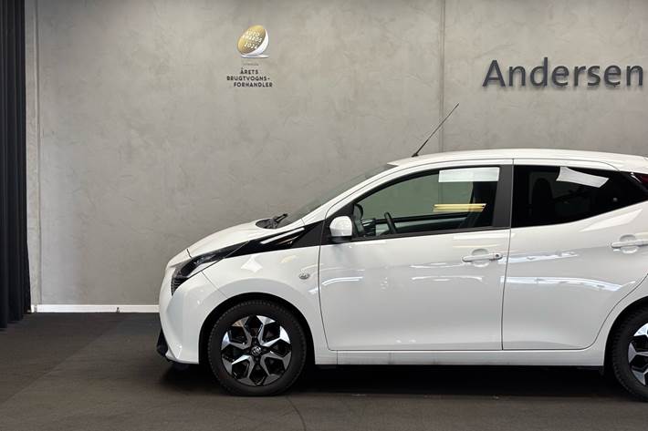 Hvid Toyota Aygo fra 2021