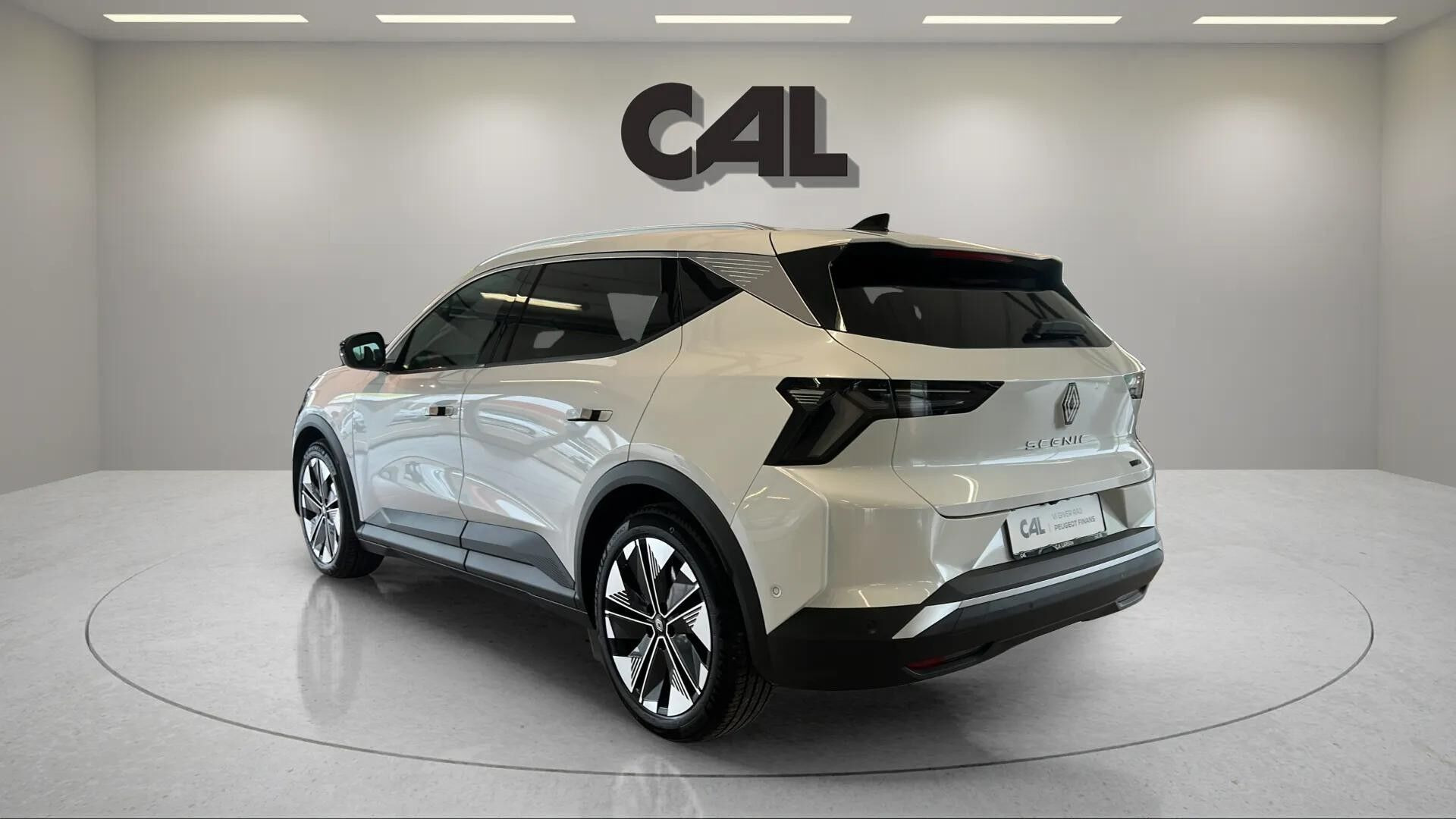 Hvid Renault Scénic fra 2025