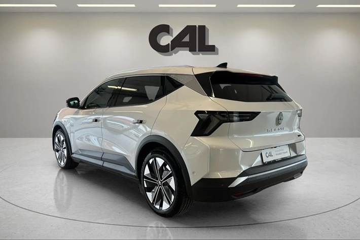 Hvid Renault Scénic fra 2025