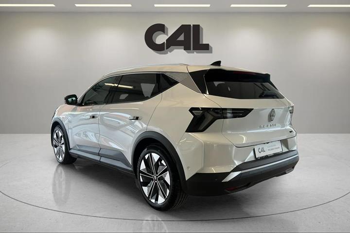 Hvid Renault Scénic fra 2025