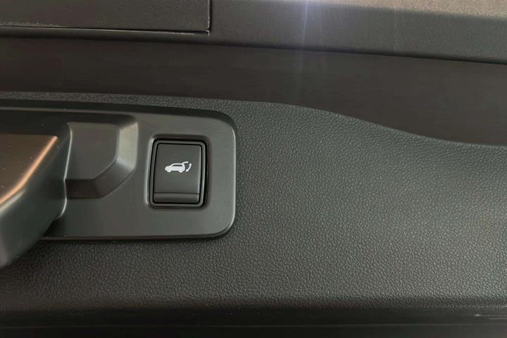 Hvid Renault Scénic fra 2025