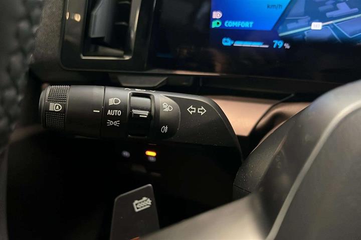Hvid Renault Scénic fra 2025