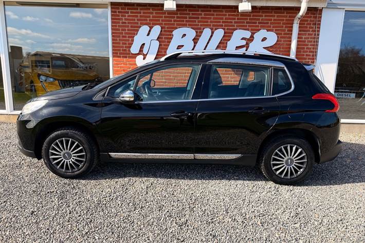 Sort Peugeot 2008 fra 2016
