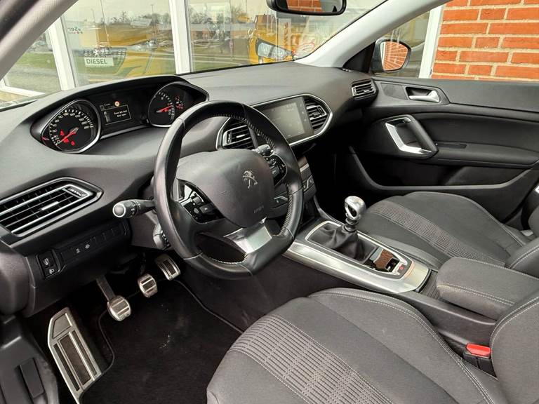 Peugeot 308 1,5 SW BlueHDi Prestige 130HK Stc 6g
