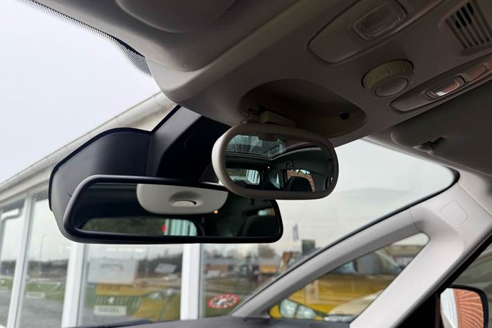 Hvid Renault Grand Scénic fra 2018