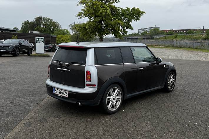 Brun Mini Clubman fra 2009
