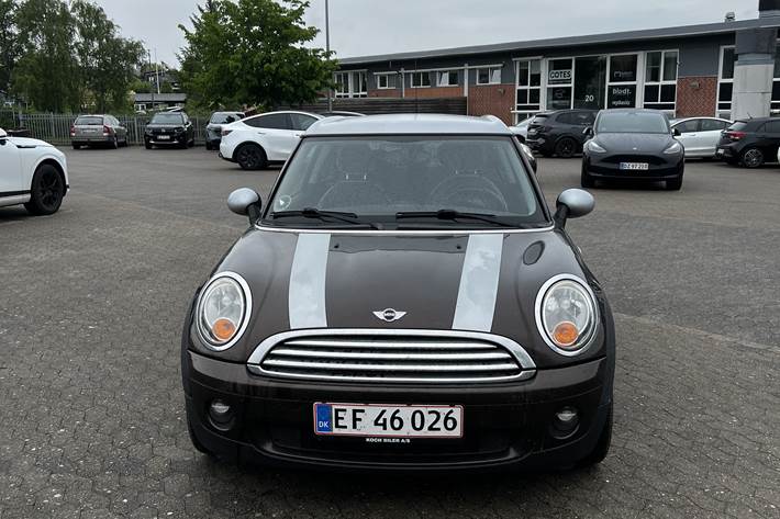 Brun Mini Clubman fra 2009
