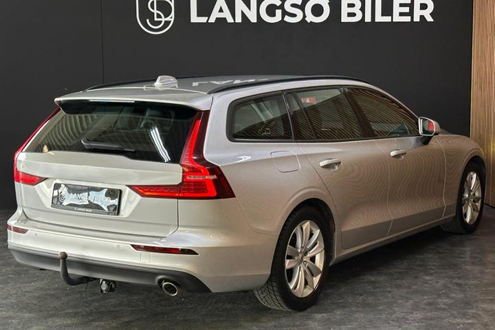 Sølv Volvo V60 fra 2018