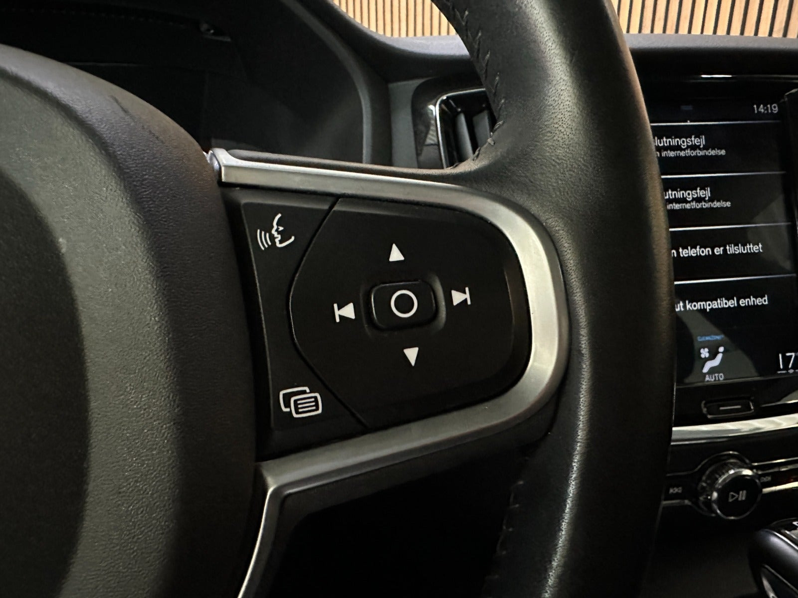 Sølv Volvo V60 fra 2018
