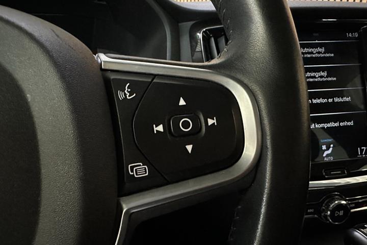 Sølv Volvo V60 fra 2018