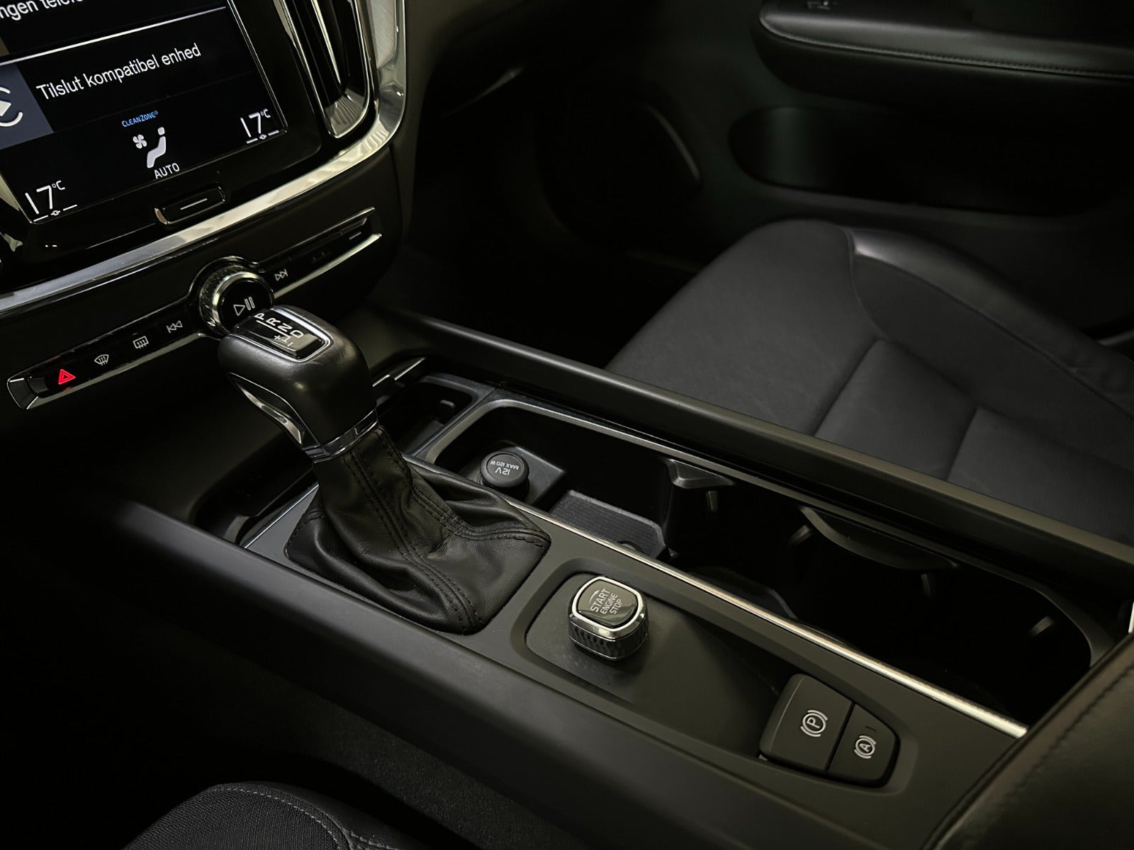 Sølv Volvo V60 fra 2018