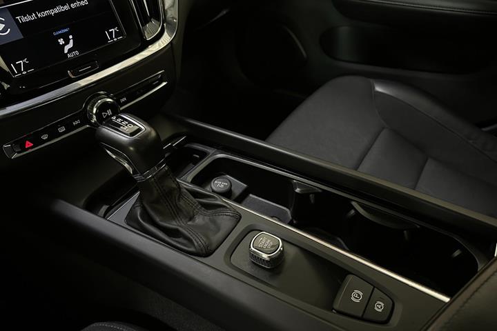 Sølv Volvo V60 fra 2018