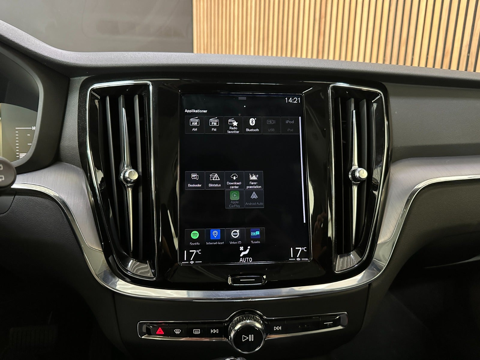 Sølv Volvo V60 fra 2018