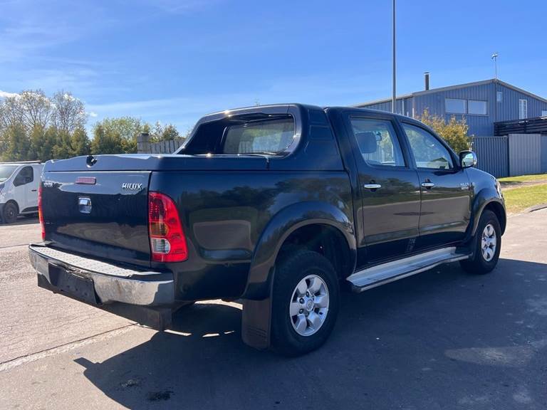 Toyota HiLux 3,0 D-4D Db.Kab 4x4 SR5 aut.