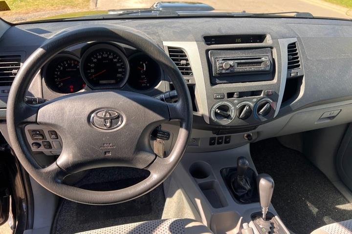 Sort Toyota HiLux fra 2008