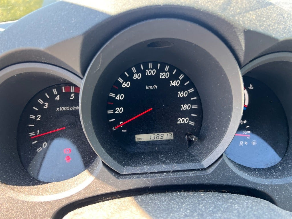 Sort Toyota HiLux fra 2008