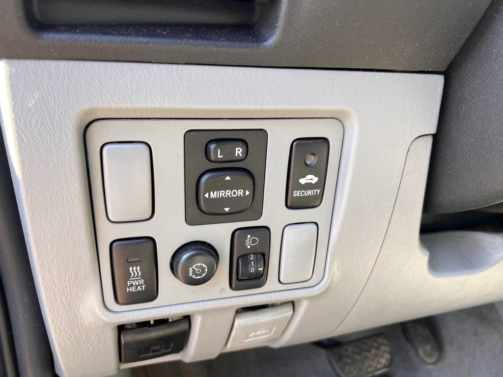 Sort Toyota HiLux fra 2008