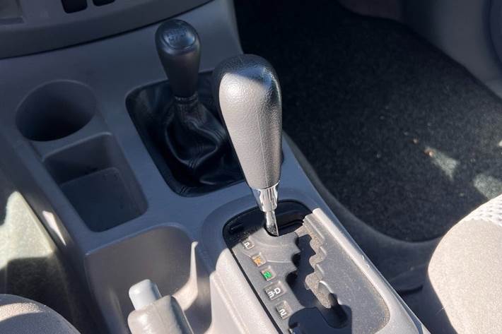 Sort Toyota HiLux fra 2008