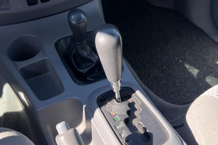 Sort Toyota HiLux fra 2008