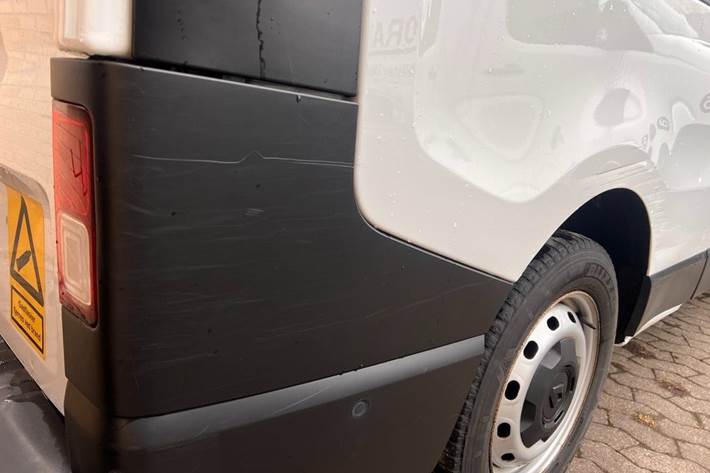Hvid Renault Trafic fra 2022