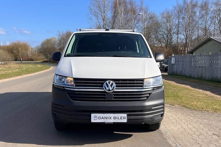 Gul VW Transporter fra 2021